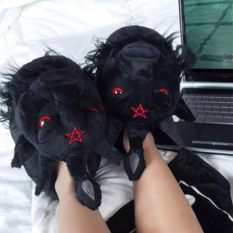 Pantofole Michael Myers Devil  - Women Shoes Myer recensione e prezzo