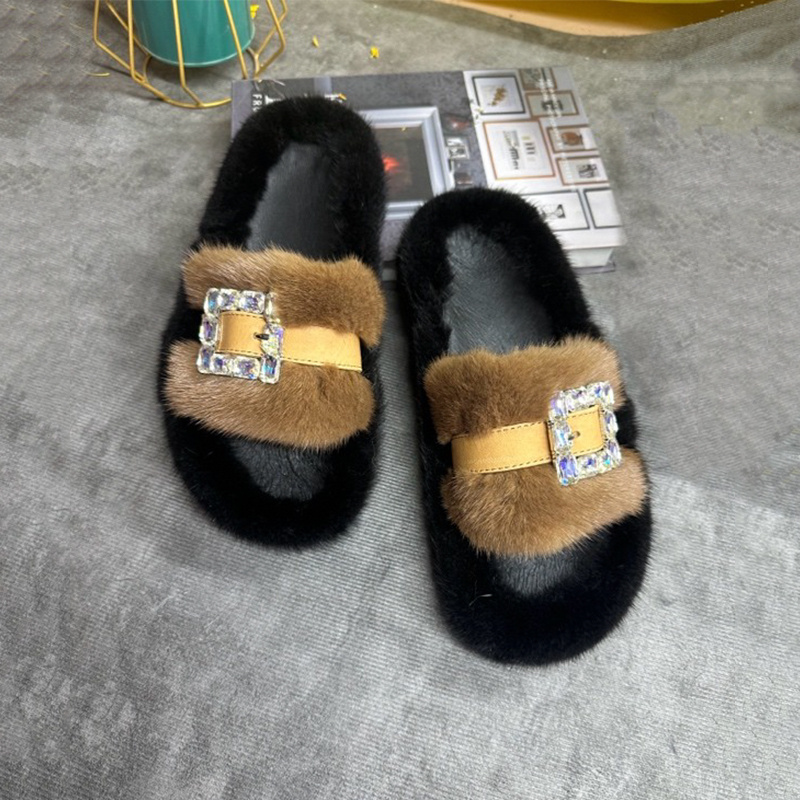 Ciabatte in Vera Pelliccia di  - Women Shoes Mules recensione e prezzo