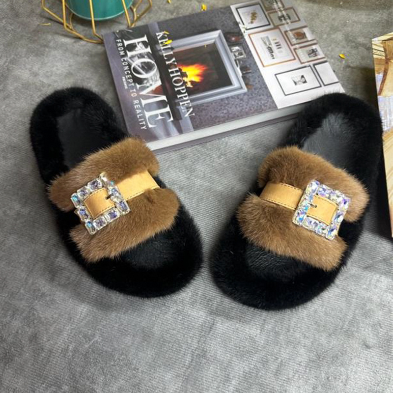 Ciabatte in Vera Pelliccia di  - Women Shoes Mules recensione e prezzo
